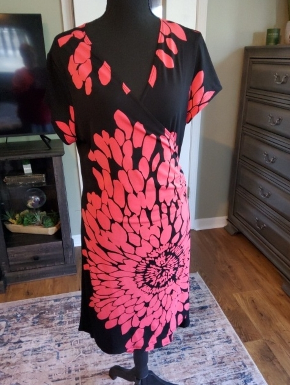 Olivia Matthews Black Wrap Dress with Coral Floral Burst Size 14 Plus Curvy